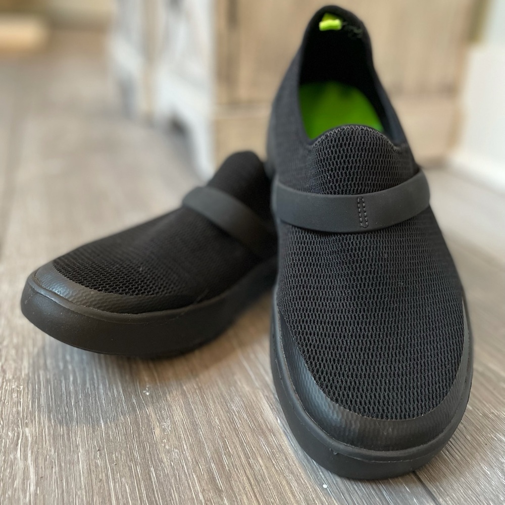 OOFOS Slide on